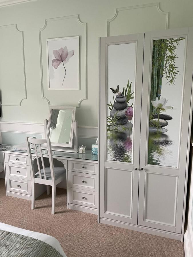 Carlton Court Bed & Breakfast Torquay Bagian luar foto